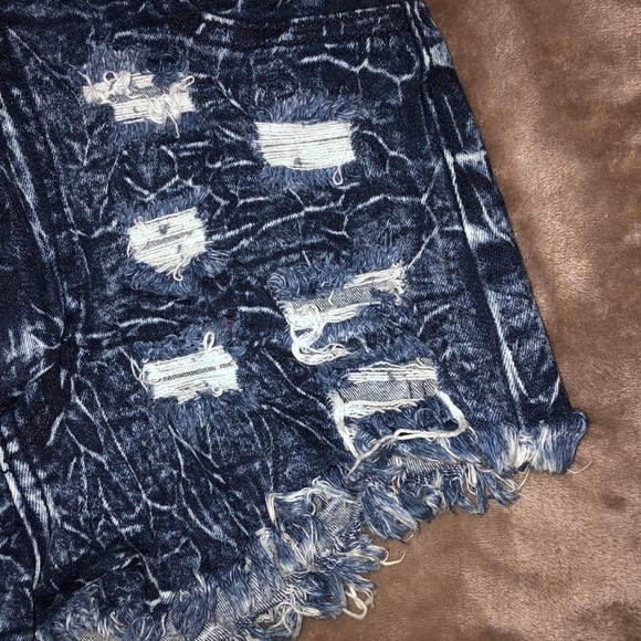 High rise acid washed shorts - Picture 2 of 4